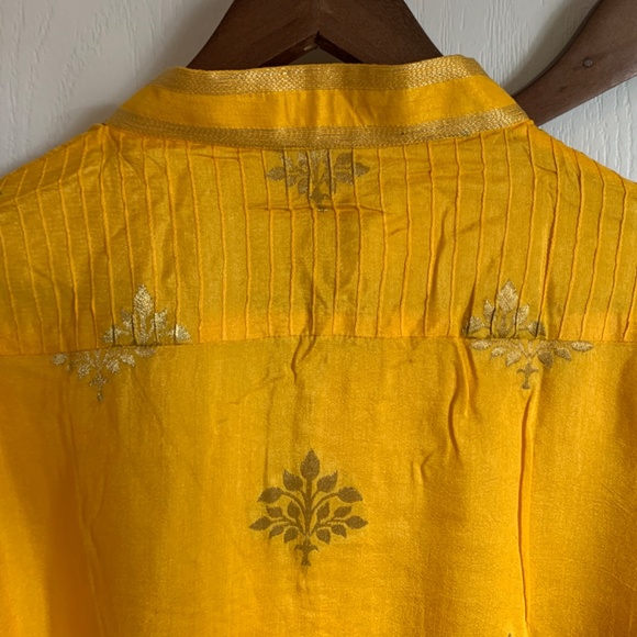 Men’s Kurta in yellow and gold. Pink Lotus by Rina Bhandari - Picture 5 of 6